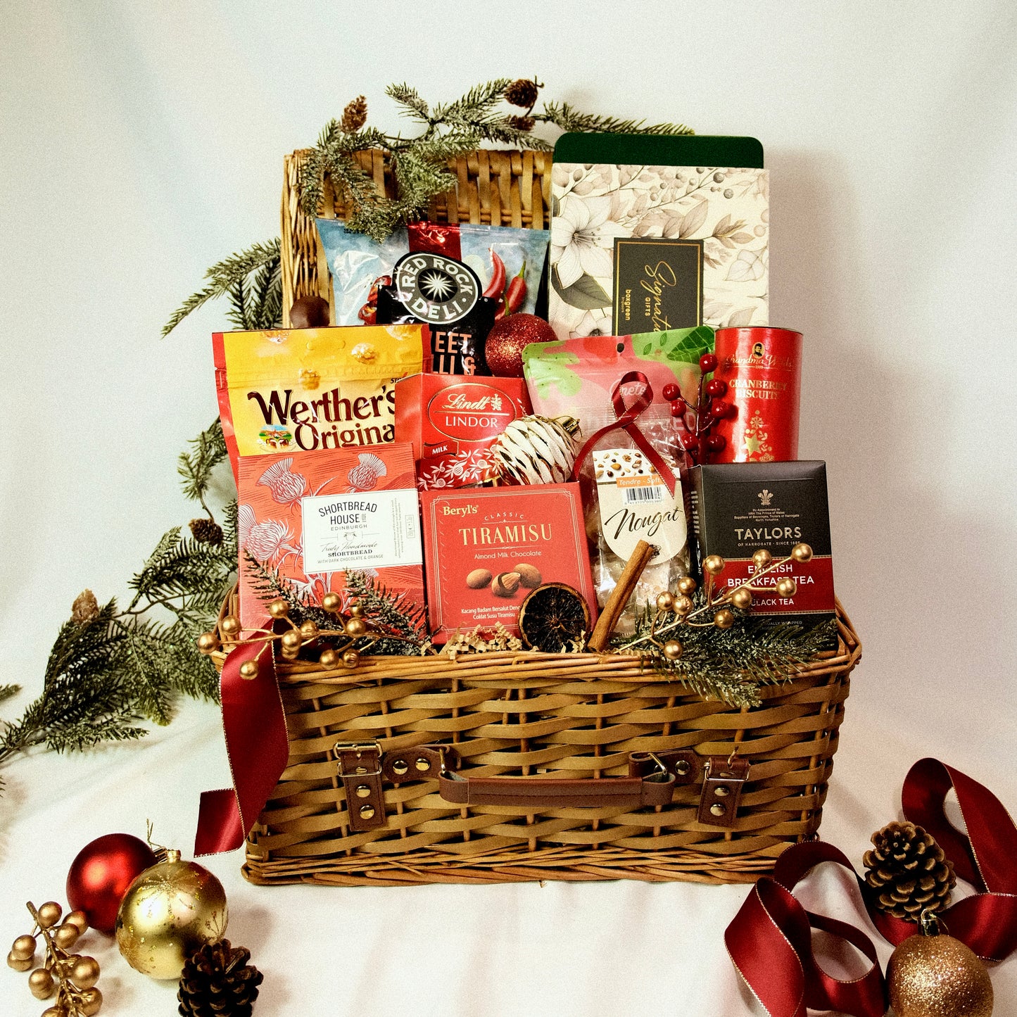 In The Holiday Spirit (Alcohol Free) 2025