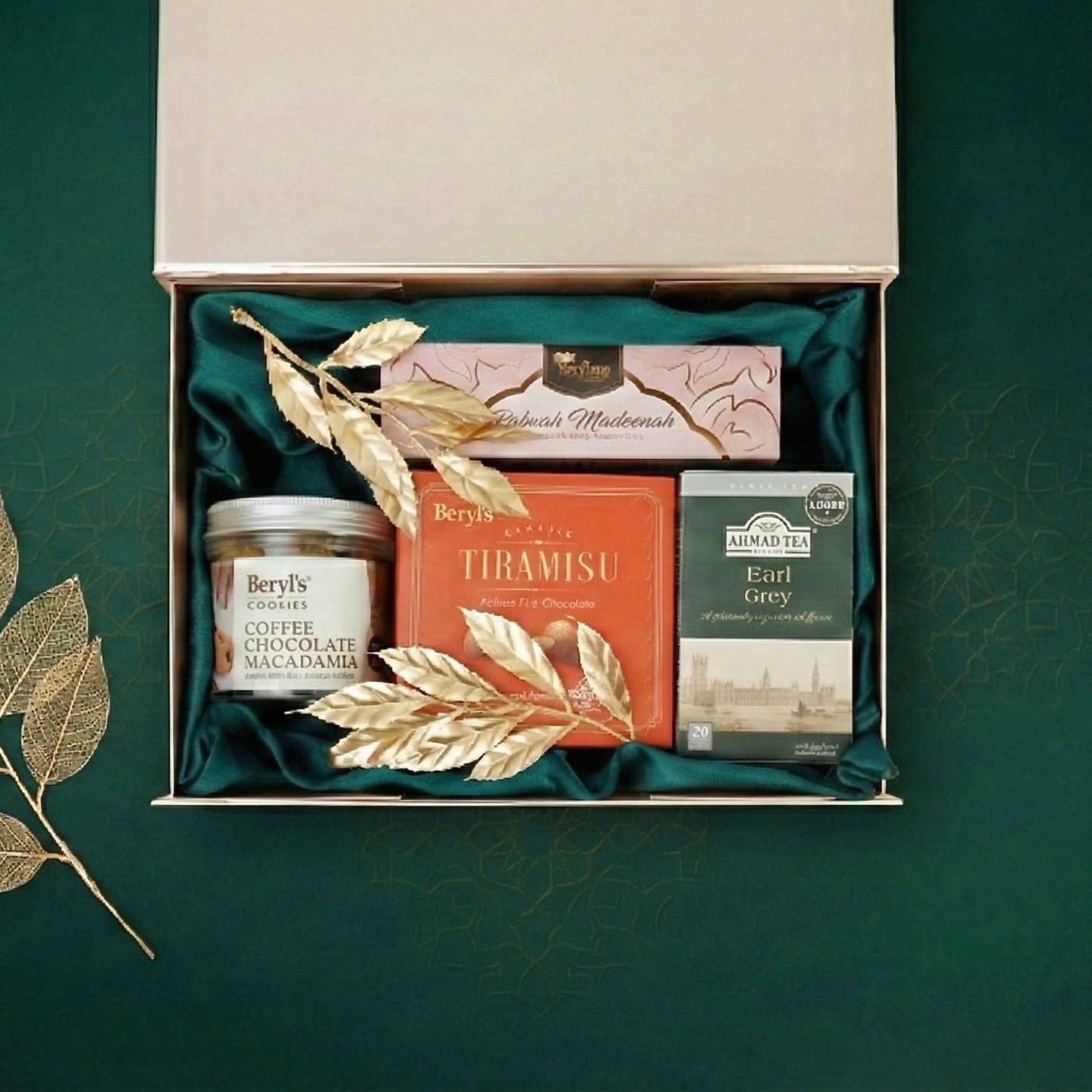 Classic Tea Time Treats Raya Gift Box 2026 (Halal) (Free delivery)