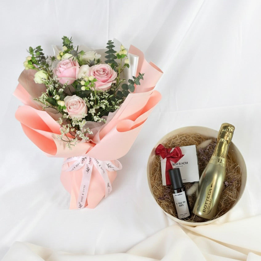 Golden Amour | V Day 2026 (With Flowers + Free Delivery)